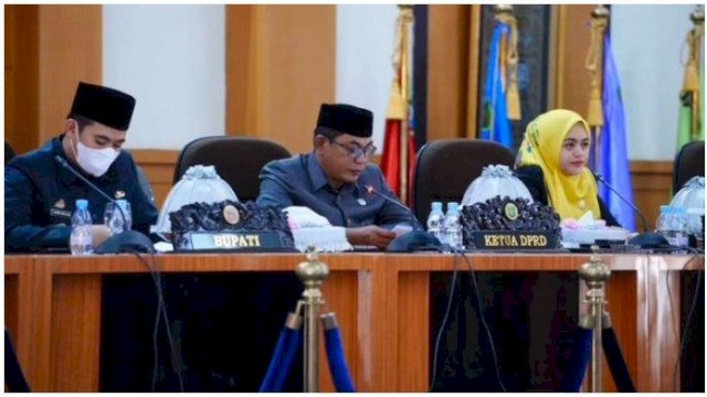 Haris Gani Peringati Hari Guru 2025, Harap Guru Jadi Garda Terdepan Pendidikan di Pangkep