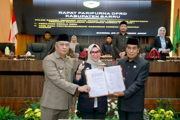 Pemkab dan DPRD Barru Resmi Tetapkan Dua Perda Strategis