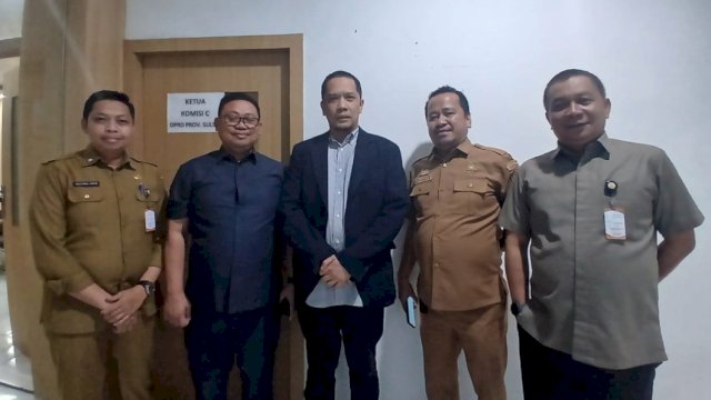 Wakil Ketua Komisi A DPRD Sulsel, Mizar Roem bersama OPD Terkait.
