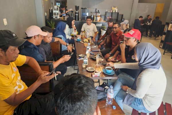 Ketua DPRD Pangkep Gelar “Ngopi Bareng Media” Pererat Silaturahmi