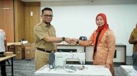 Kadiskop UKM Makassar Beri Bantuan Mesin Jahit, Dorong UMKM Naik Kelas