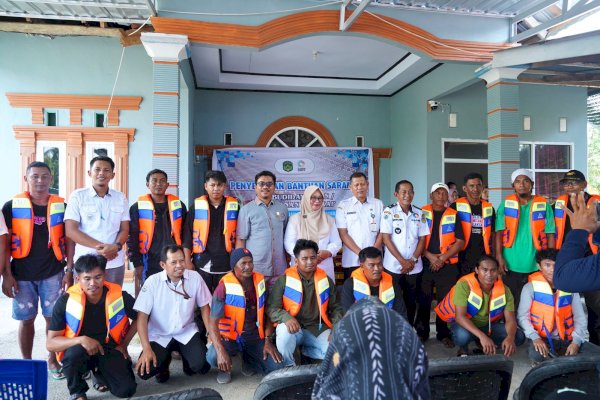 Wabup Puspawati Serahkan Bantuan Perikanan, Wujud Kepedulian Pemda untuk Nelayan