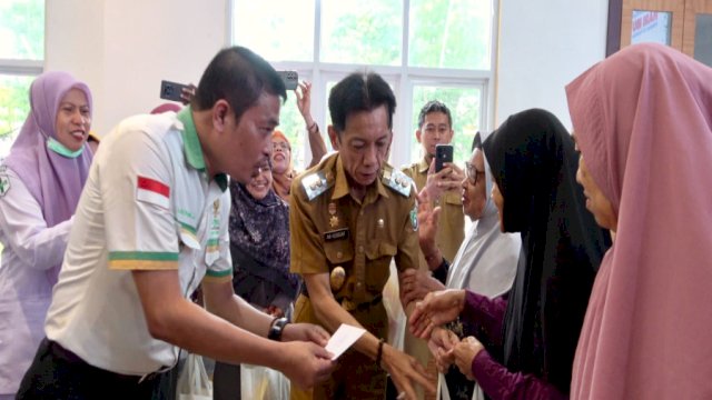 Baznas Pangkep Peringati Hari Ibu ke-97 dengan Aksi Peduli Lansia