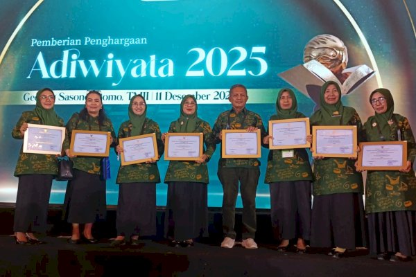 Makassar Berkibar Raih Prestasi, 10 Sekolah Sabet Penghargaan Adiwiyata 2025