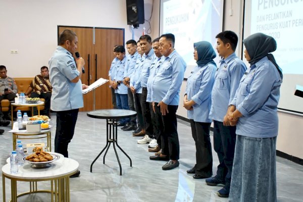 Kukuhkan Pengurus KUAT, Bupati Ibas Tekankan Porsi Pengusaha Lokal Harus Lebih Besar