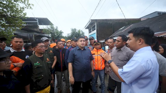 Wali Kota Makassar, Munafri Arifuddin, turun langsung meninjau kawasan rawan genangan di Kompleks Kelurahan Katimbang, Perumahan Kodam III, Kecamatan Biringkanaya.