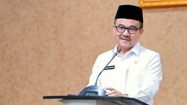 Komisaris Utama PT Bank Sulselbar yang juga Sekretaris Daerah Provinsi Sulawesi Selatan, Jufri Rahman, menghadiri kegiatan dzikir bersama jajaran direksi dan pegawai Bank Sulselbar dalam rangka Hut ke-65 Bank Sulselbar.