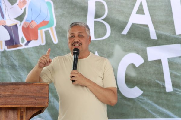 Bupati Irwan Apresiasi Pengabdian Mahasiswa dalam Layanan Kesehatan Gratis