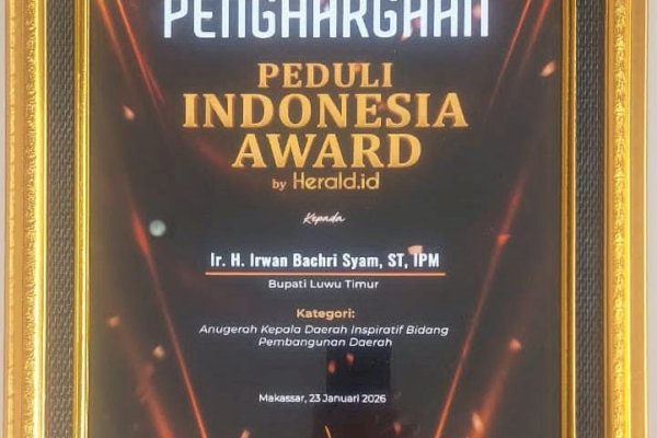 Bupati Lutim Ibas Raih Anugerah Kepala Daerah Inspiratif Bidang Pembangunan Daerah