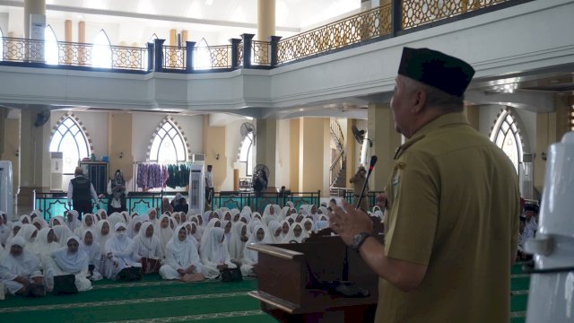 Bupati Pinrang H.A. Irwan Hamid, S.Sos saat pelaksanaan Manasik Haji Kabupaten Pinrang Tahun 2026.