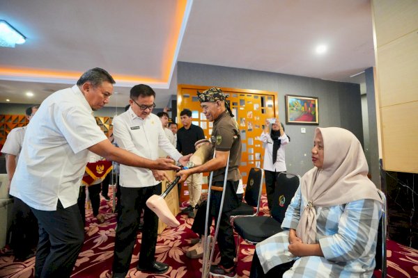 Bantuan Alat Bantu Disabilitas, Komitmen Pemprov Sulsel Hadir untuk Semua