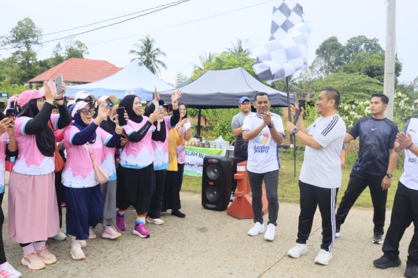 Lepas Jalan Sehat IKVI, Bupati Ibas Dorong Dukungan untuk Program Sabtu Sehat Juara