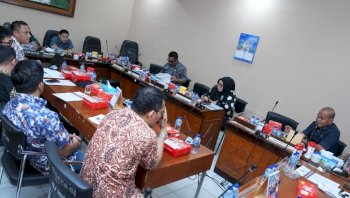 Komisi C DPRD Sulsel Bedah Target Pendapatan 2026, Bapenda Diminta Perkuat Inovasi PAD