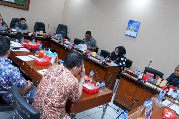 Komisi C DPRD Sulsel Bedah Target Pendapatan 2026, Bapenda Diminta Perkuat Inovasi PAD