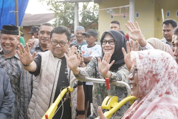 Dukung Program Prabowo, Andi Tenri Indah Salurkan Bantuan Alsintan ke Petani Gowa