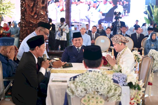 Tangis Haru Presiden Prabowo Saat Jadi Saksi Nikah Sespri Agung Surahman