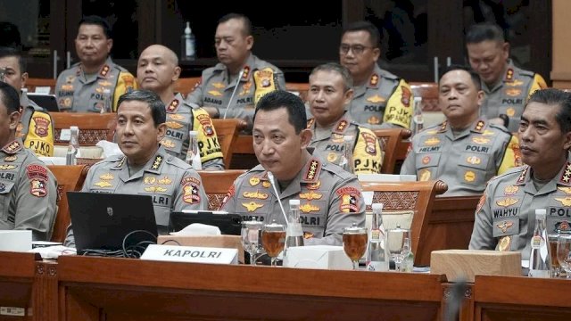 DPR Laporkan 8 Poin Hasil Panja Percepatan Reformasi Polri, Tegaskan Polri Tetap di Bawah Presiden