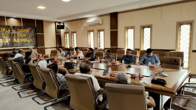 Kunjungan Kerja DPRD Barru Fokus Evaluasi Koperasi Desa