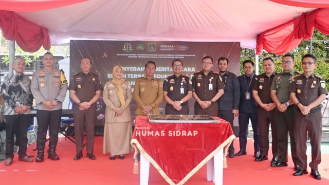 Kepala Kejaksaan Tinggi Sulawesi Selatan, Didik Farkhan Alisyahdi, melakukan kunjungan kerja ke Kejaksaan Negeri Sidrap, diterima langsung Bupati Sidrap dan wakil Bupati Sidrap, Syaharuddin Alrif-Nurkanaah (Dok. Humas Pemkab Sidrap).