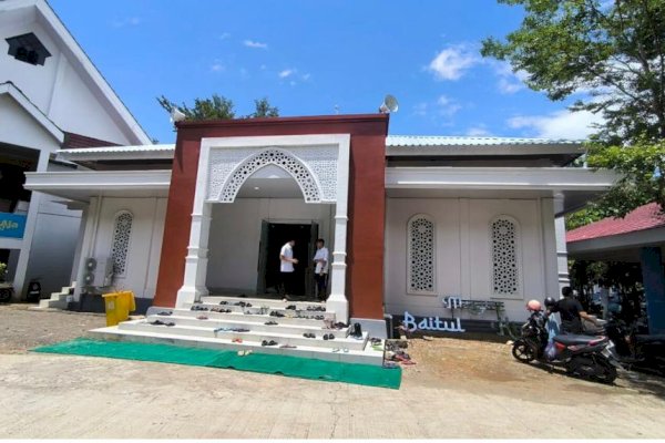 Masjid Baitul Khair Jadi Pusat Ibadah Baru di Kawasan Pemkab Maros
