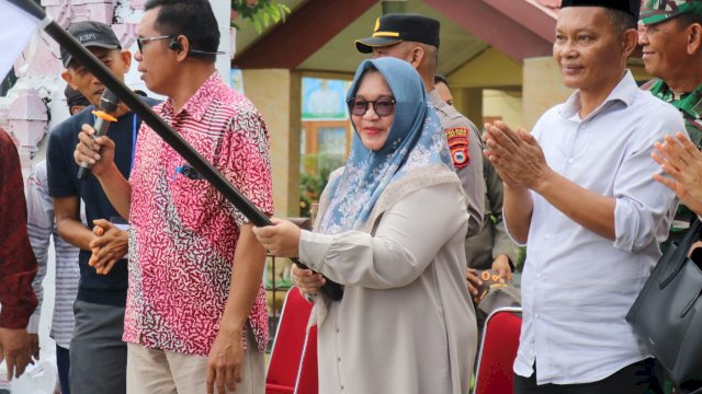 Wabup Puspawati Lepas Pawai Ta&rsquo;aruf MTQ XI Tampilkan Semangat Persatuan dan Syiar Qur&rsquo;ani