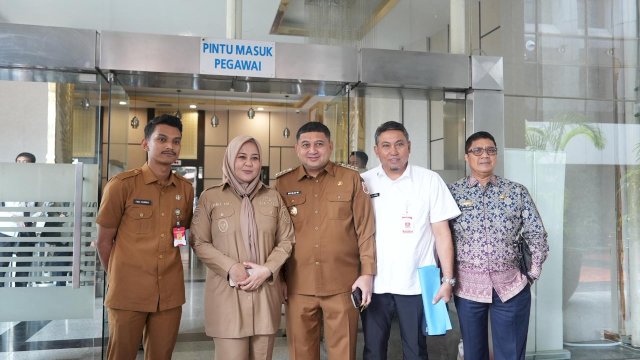 Wali Kota Makassar, Munafri Arifuddin, saat menghadiri Kegiatan Sosialisasi Piloting Digitalisasi Bantuan Sosial dan Peran Pemerintah Daerah yang diselenggarakan oleh Kemendagri.