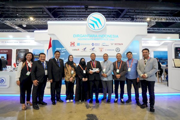 Gubernur Sulsel Bahas Program Seaplane Bersama PT Dirgantara Indonesia di Airshow Singapura