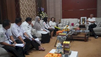 Bupati Irwan Tegaskan Komitmen Tingkatkan Layanan, 7 Kepala Puskesmas Terima SK