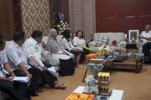 Bupati Irwan Tegaskan Komitmen Tingkatkan Layanan, 7 Kepala Puskesmas Terima SK