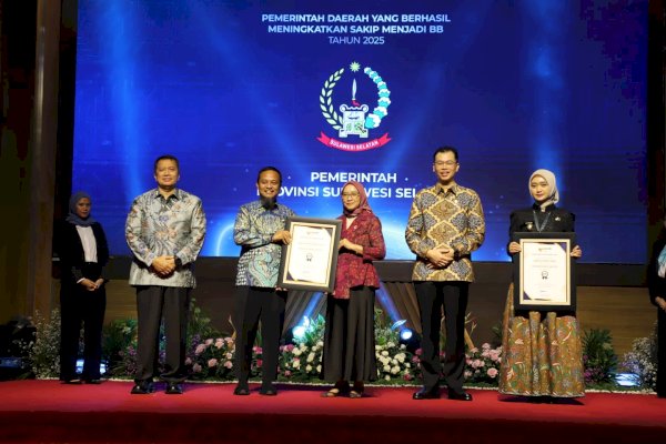 Pemprov Sulsel Raih Penghargaan SAKIP 2025, Nilai Akuntabilitas Kinerja Naik ke Kategori Sangat Baik
