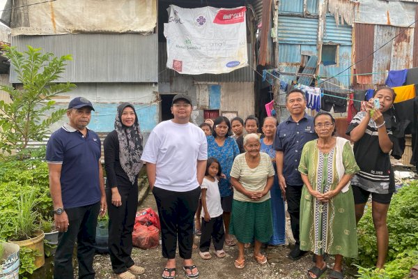 Diguyur Hujan, Gandi Rusdi Tetap Menyapa Warga Lewat Jumat Berkah
