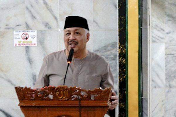 Di Masjid Nurul Huda, Bupati Irwan Tekankan Makna Silaturahmi dan Kebersamaan Ramadan