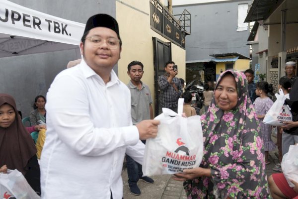 Hangatnya Safari Ramadhan PSI Sulsel, Muammar Gandi Rusdi Sapa dan Bantu Warga Gowa
