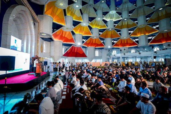 Ribuan Jamaah Nikmati Buka Puasa Program Raja Salman di Makassar, Gubernur Sulsel: Semoga Berkah