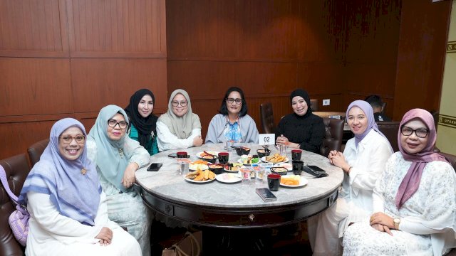 Kaukus Perempuan Parlemen Sulawesi Selatan (KPP Sulsel) menggelar kegiatan Buka Puasa Bersama dan Silaturahmi.