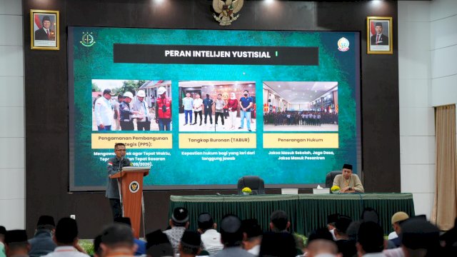Asisten Intelijen Kejati Sulsel, Ferizal, saat menjadi narasumber utama dalam kegiatan Ramadhan Leadership Camp 2026.