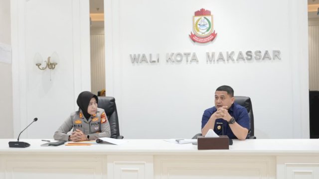 Wali Kota Makassar, Munafri Arifuddin, bersama Kapolres Pelabuhan Makassar AKBP Rise Sandiyantanti.
