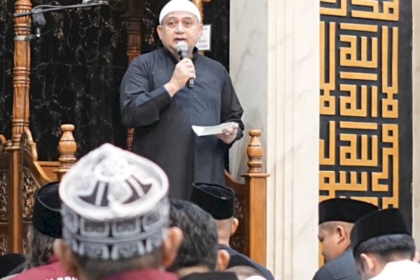 Munafri Imbau Masyarakat Waspada Cuaca Ekstrem Saat Safari Subuh di Kecamatan Ujung Tanah