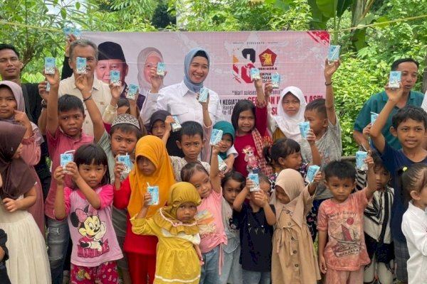 Momen HUT ke-18 Gerindra, Andi Nirawati Bagikan Susu dan Pemeriksaan Kesehatan secara gratis di Pangkep