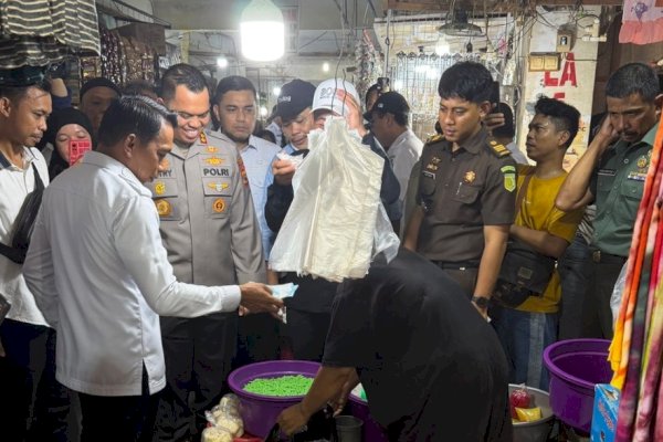 Jelang Ramadan, Bupati Syaharuddin Sidak Pasar Pangkajene Pastikan Harga Stabil dan Stok Aman