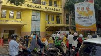 Ramadan Penuh Berkah, Golkar Makassar Hadir Menyapa Warga Lewat Takjil Gratis