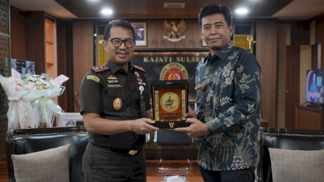 Kanwil DJP Sulselbartra melaksanakan audiensi dengan Didik Farkhan Alisyahdi selaku Kepala Kejaksaan Tinggi Sulawesi Selatan.