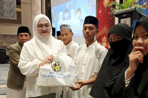 Ramadan Berbagi, Vonny Ameliani Pimpin KNPI Sulsel Santuni Anak Yatim di Hotel Claro
