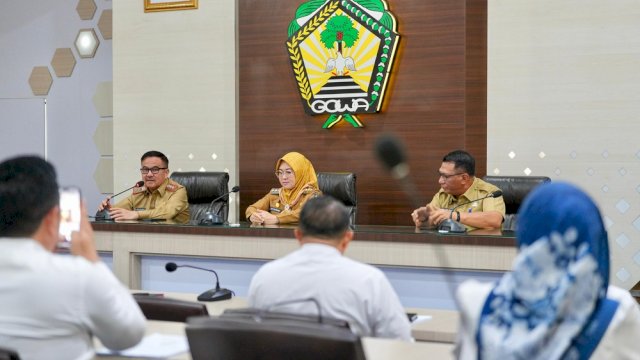 Sekda Sulsel, Jufri Rahman, bertindak sebagai Ketua Tim Panitia Seleksi (Pansel) dalam pengisian JPT Pratama Pemkab Gowa.