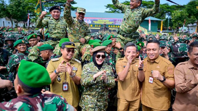 Momen Hangat Wagub Sulsel Masuk Barisan Yel-Yel Komcad ASN.
