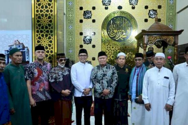 Dari Masjid Al-Hidayah, Ketua DPRD Supratman Dorong Kolaborasi Wujudkan Makassar Bersih