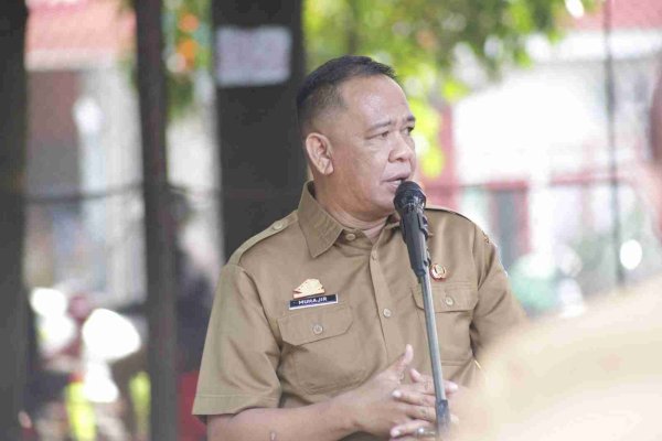 Dr. Muhajir Pimpin Apel, Tekankan Disiplin Pegawai DPRD Makassar