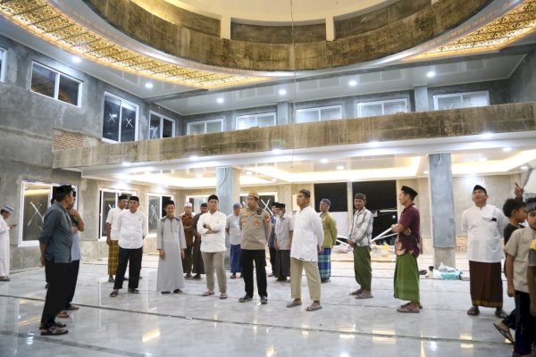 Tinjau Masjid Istiqomah, Bupati Lutim Ibas Minta Desain Tetap Sederhana dan Elegan