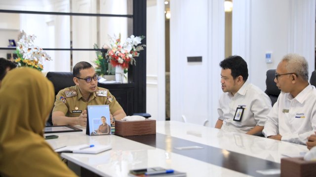 Sekda Makassar, Zulkifly menerima rombongan Kanwil DJP Sulselbartra yang dipimpin Kepala Bidang P2 Humas Kanwil DJP Sulselbartra.