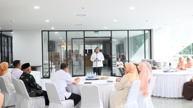 Wali Kota Makassar, Munafri Arifuddin, saat menghadiri kegiatan peresmian kantor baru yang dirangkaikan dengan buka puasa bersama Dharma Wanita Persatuan Pemerintah Kota Makassar.